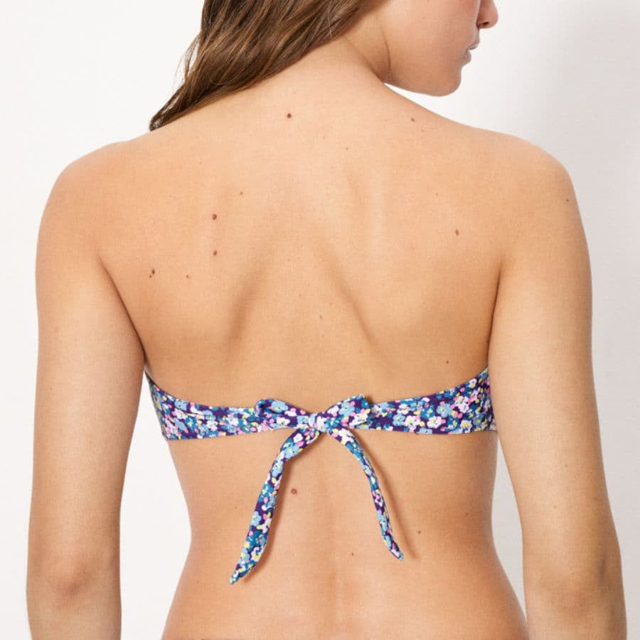 Conjunto bikini bandeau copa b, flowers de ysabel mora.