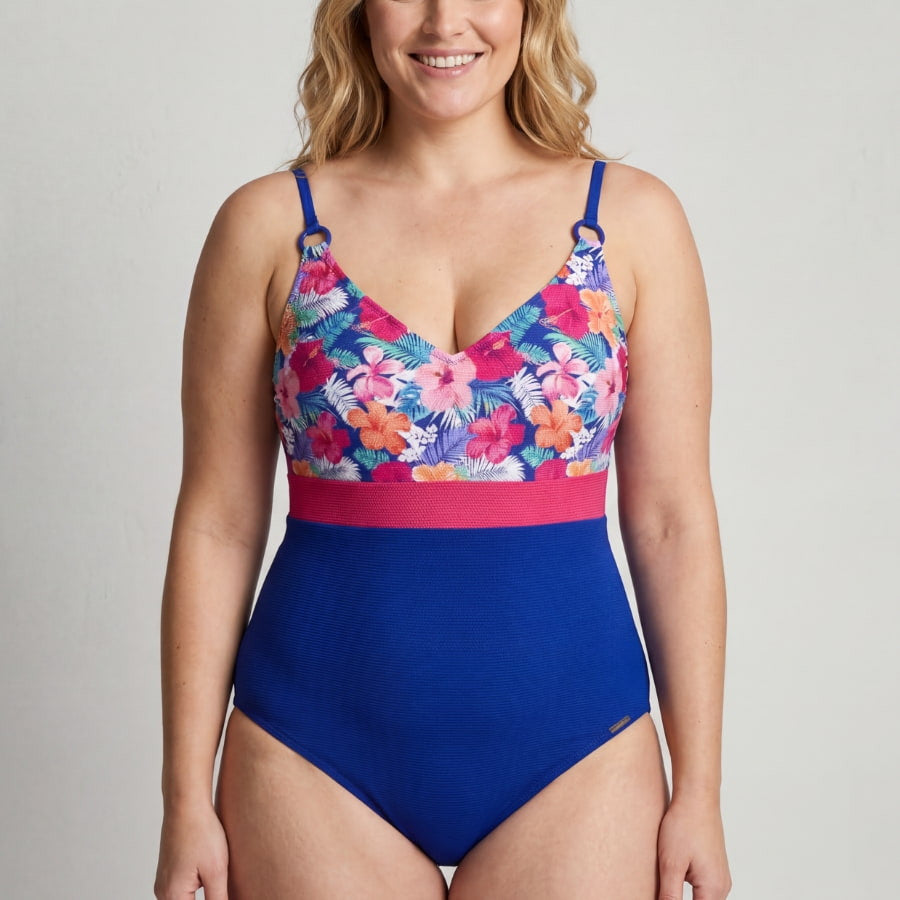 Reducing swimsuit, B cup, wireless, removable thin padding, Ilha da Flores, Ysabel Mora.