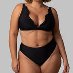 Braga bikini negra, corte clásico, singular swim.
