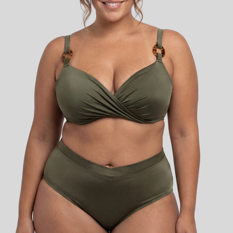 Conjunto bikini con aros y braga alta, guarana de dorina.