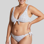 conjunto bikini triángulo sin aros de ysabel mora.