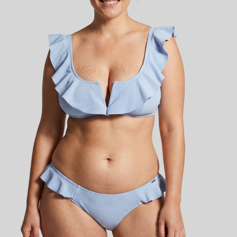 conjunto bikini volantes sin aro, copa b de ysabel mora.