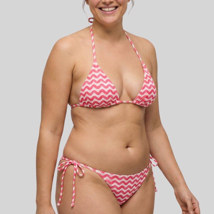 Conjunto bikini triángulo, copa b, sin aros y relleno fino extraíble, mahé, ysabel mora.