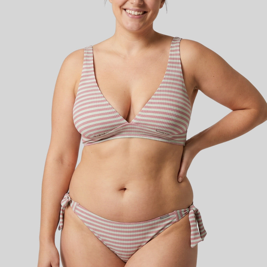 conjunto bikini triángulo rayas, copa b, sin aros, ysabel mora.
