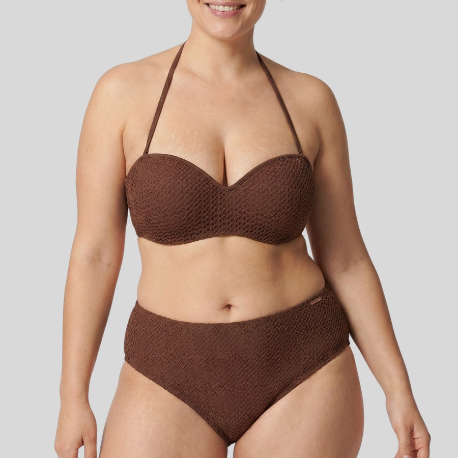 Conjunto bikini sin tirantes copa C, sand de ysabel mora.