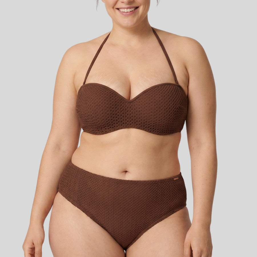 Conjunto bikini sin tirantes copa C, sand de ysabel mora.