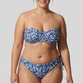 Conjunto bikini bandeau copa b, flowers de ysabel mora.