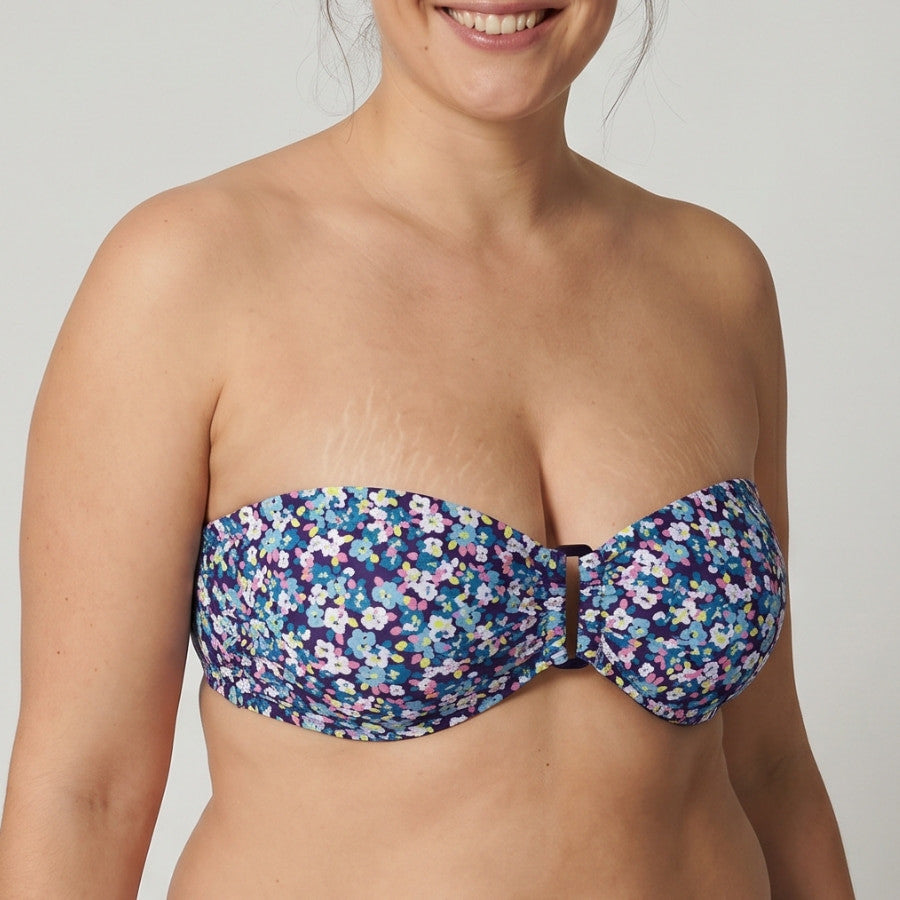 Conjunto bikini bandeau copa b, flowers de ysabel mora.