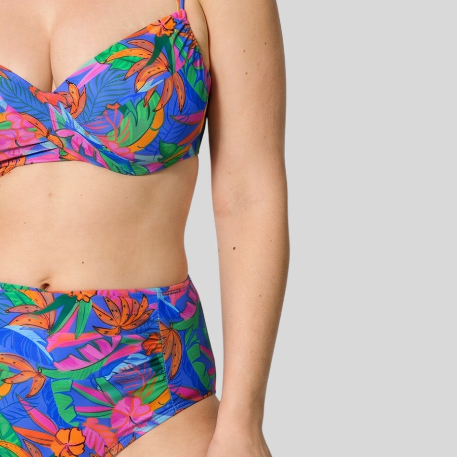 Conjunto bikini reductor copa c y d, palms de ysabel mora.