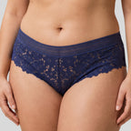 braga corte short de encaje floral, lyra de dorina.