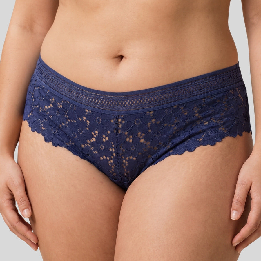 braga corte short de encaje floral, lyra de dorina.