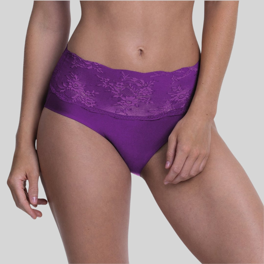 Braguita de Talle Alto, Essential Lace de Rosa Faia.