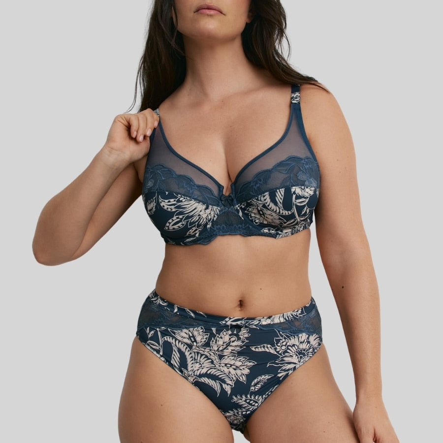 Conjunto de sujetador bralette y braguita de talle alto de promise.