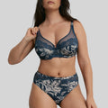 Conjunto de sujetador bralette y braguita de talle alto de promise.