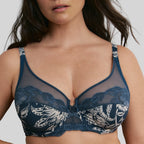 Conjunto de sujetador bralette y braguita de talle alto de promise.