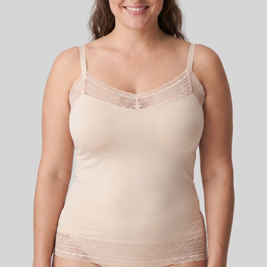 camiseta interior/exterior tirante fino de ysabel mora.
