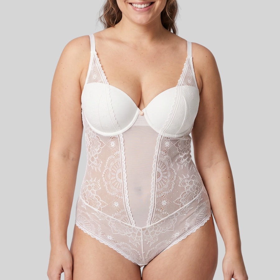 Body de novia con aros y relleno fino de ysabel mora.