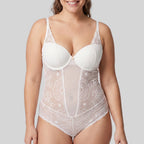 Body de novia con aros y relleno fino de ysabel mora.
