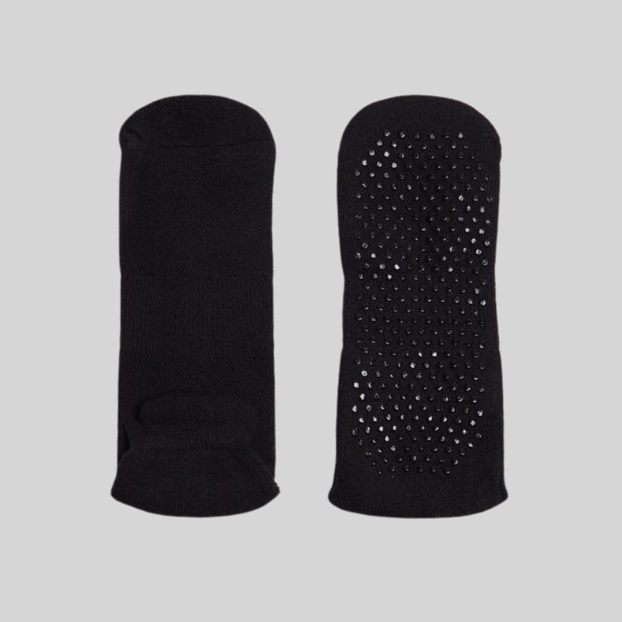 calcetines deportivos para yoga y pilates de ysabel mora.