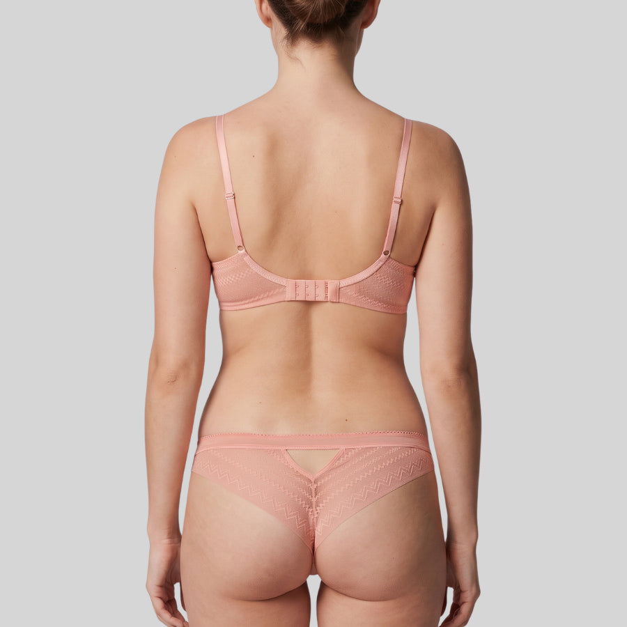 bralette encaje, aros y relleno, encaje geométrico. gisela. braguitas incluidas.