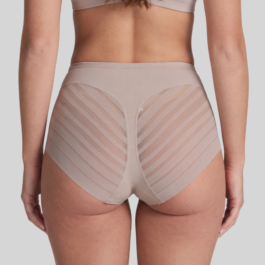 Faja corte braga con control medio de abdomen de leonisa