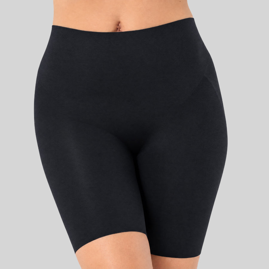 Culotte invisible de control en abdomen y muslos de leonisa.