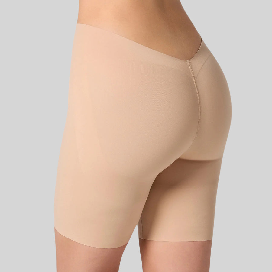 Culotte invisible de control, escote espalda en U de leonisa.