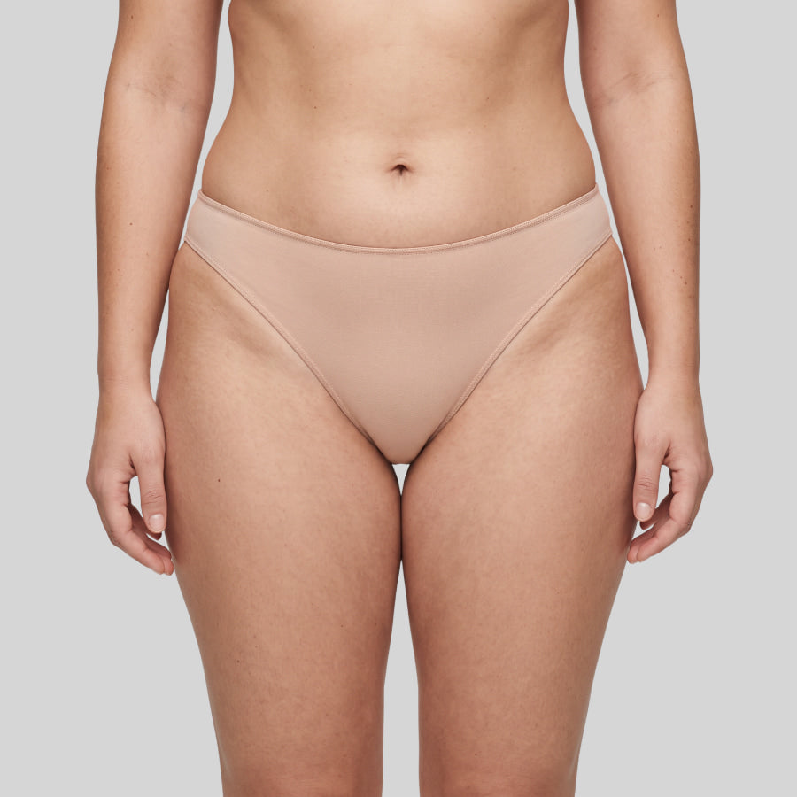 Braguita de corte tanga y algodón suave de ysabel mora.