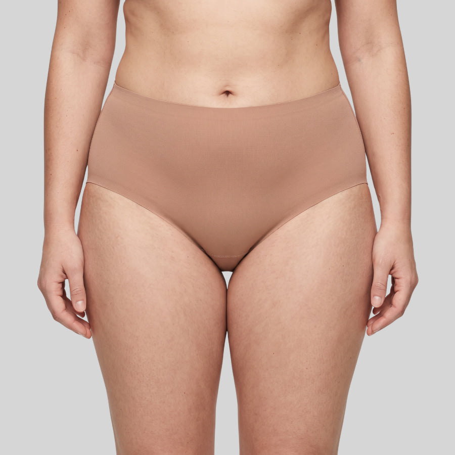 braguita de talle alto 100% invisible de ysabel mora.