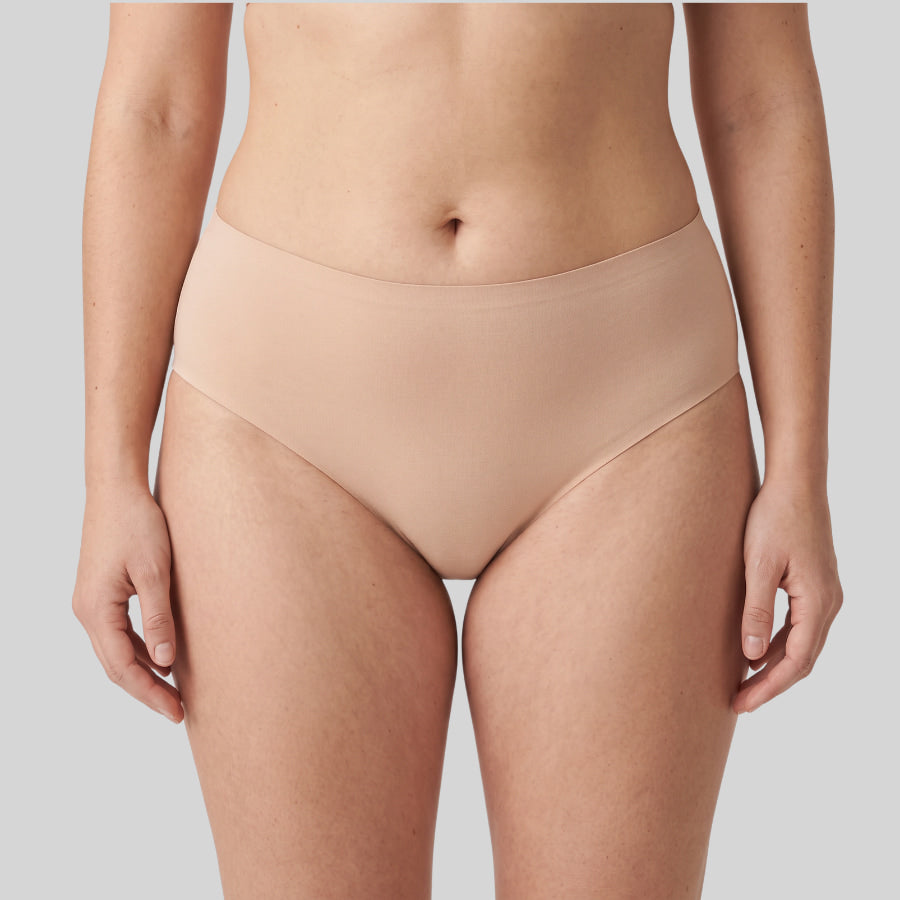 braguita de talle alto 100% invisible de ysabel mora.