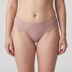 Braguita corte brasileña de encaje, selma de rosa faia.