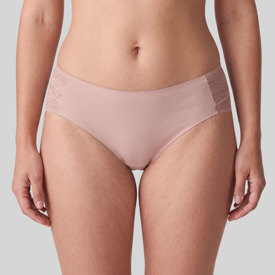 braguita corte midi de encaje invisible de ysabel mora.
