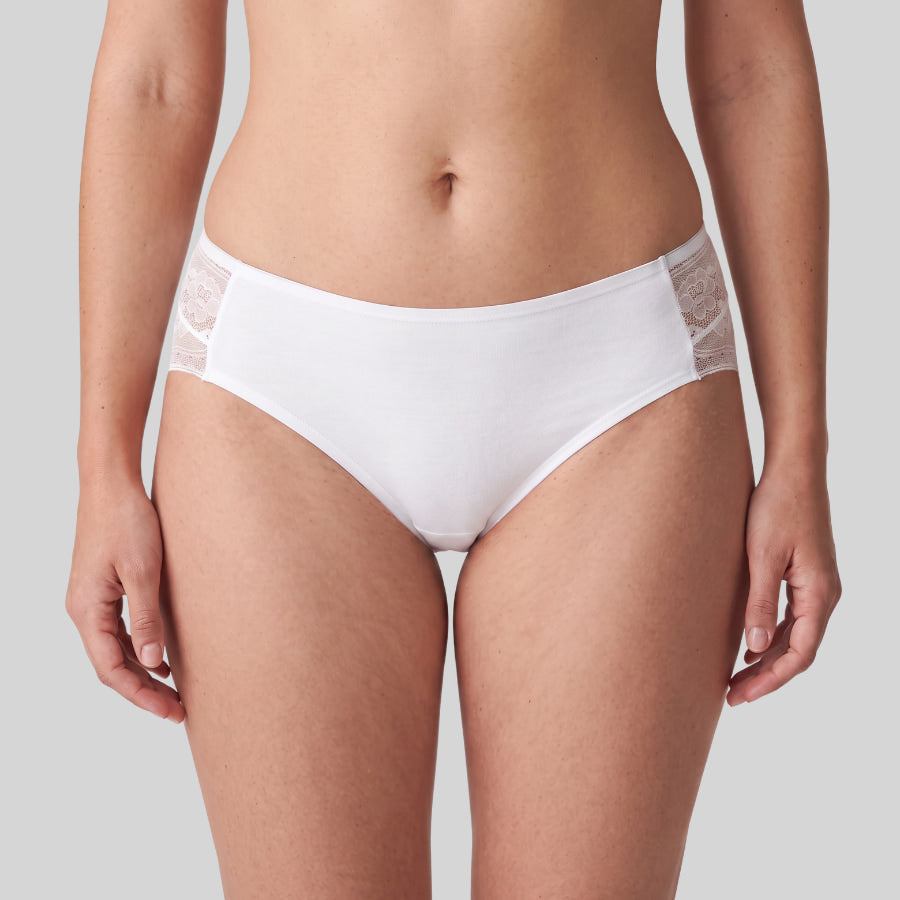 braguita corte midi de encaje invisible de ysabel mora.