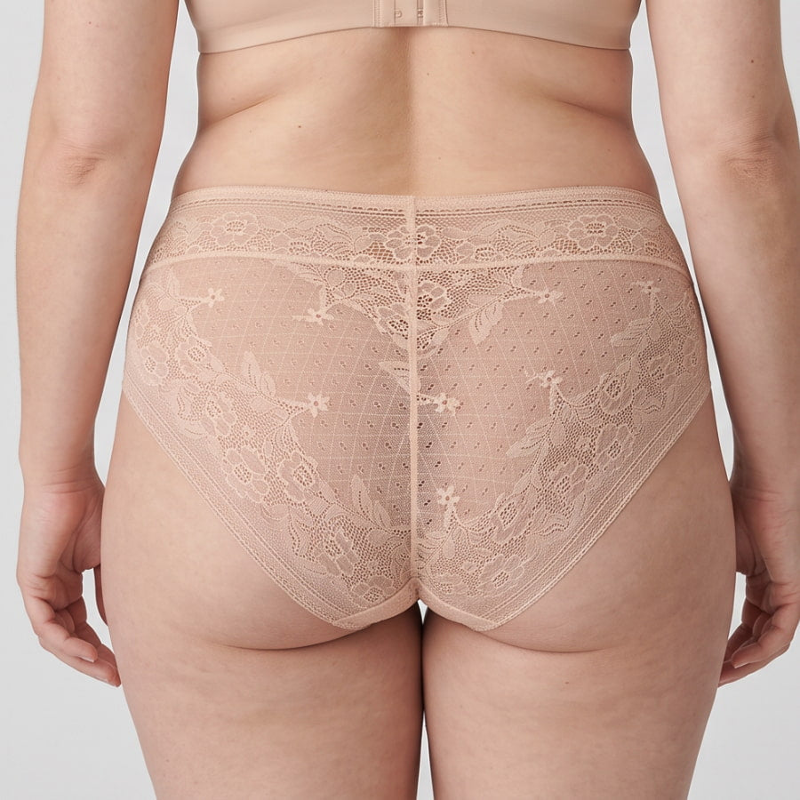 braguita corte midi de encaje invisible de ysabel mora.