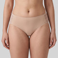 braguita corte midi de encaje invisible de ysabel mora.