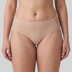 braguita corte midi de encaje invisible de ysabel mora.