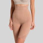 Faja pantalón control abdomen y levanta glúteos de leonisa.