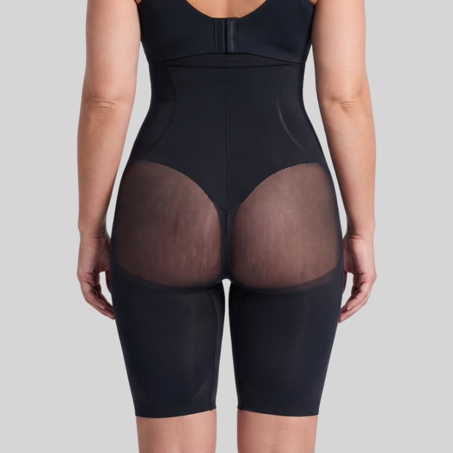 Faja pantalón control abdomen y levanta glúteos de leonisa.