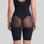 Faja pantalón control abdomen y levanta glúteos de leonisa.
