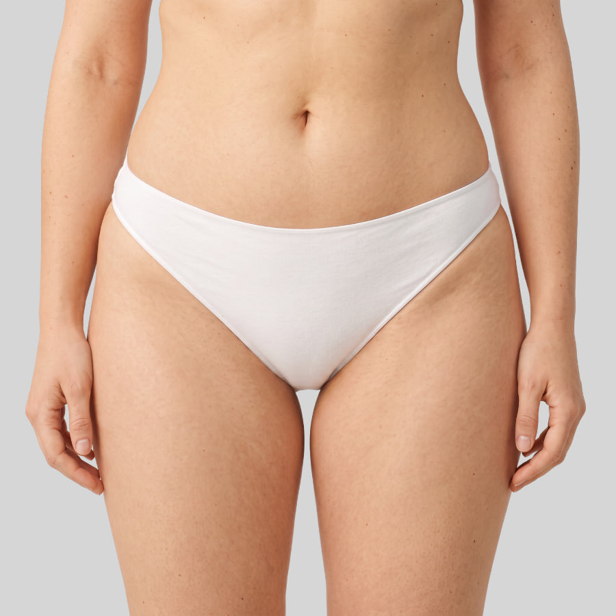 Braguita de corte tanga y algodón suave de ysabel mora.